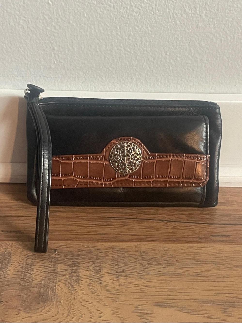 Gianni Bernini Two Tone Wristlet Leather Wallet